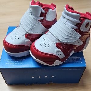 SHAQ Devastator Toddler Sz. 6 NWT Red & White High Tops Sneakers Tennis Shoes